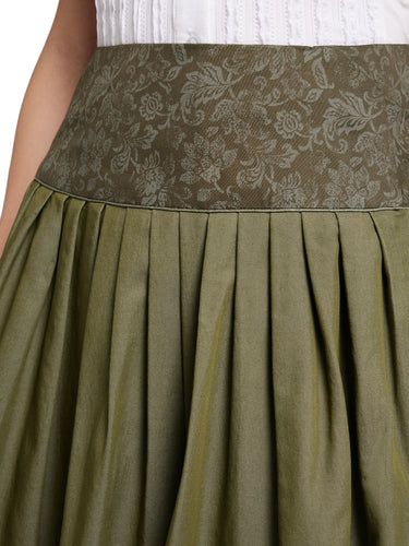 Fließender Passenrock mit Blende aus Streifen