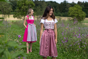 Dirndl aus Baumwolle mit Rosendruck