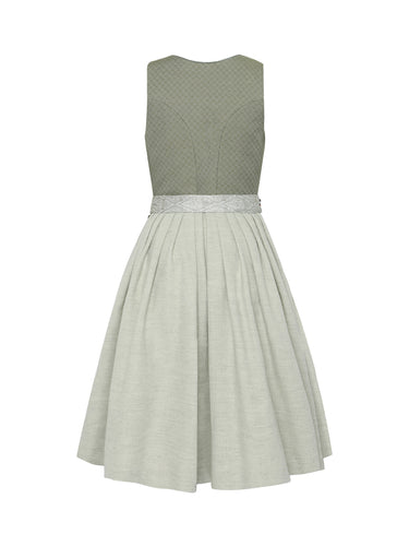 Rückseite Dirndl mit Jacquardschürze und Schliesse