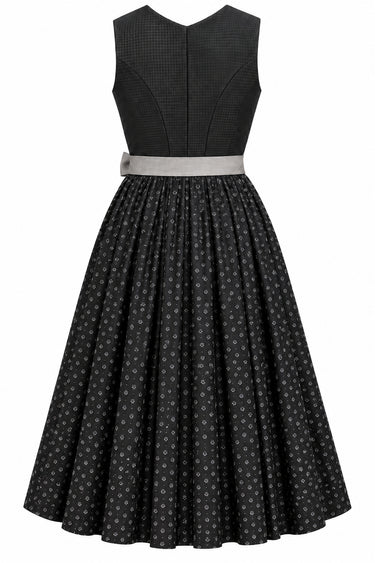 Dirndl mit Karo-Oberteil und Druckrock