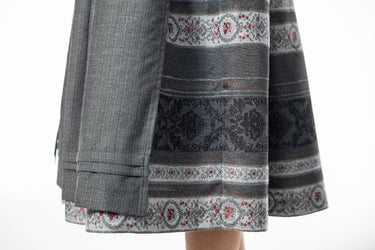 Dirndl mit Cord-Oberteil und Jacquardrock