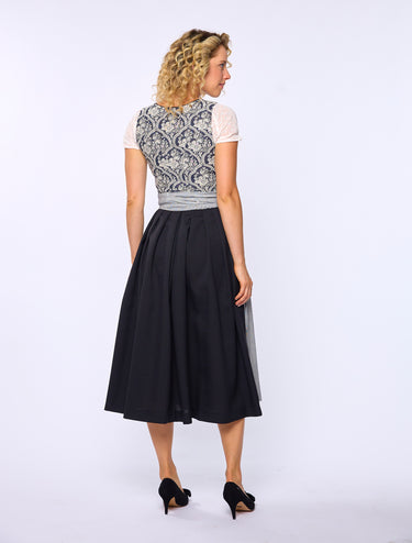 Dirndl mit Jacquardoberteil und Streifenschürze